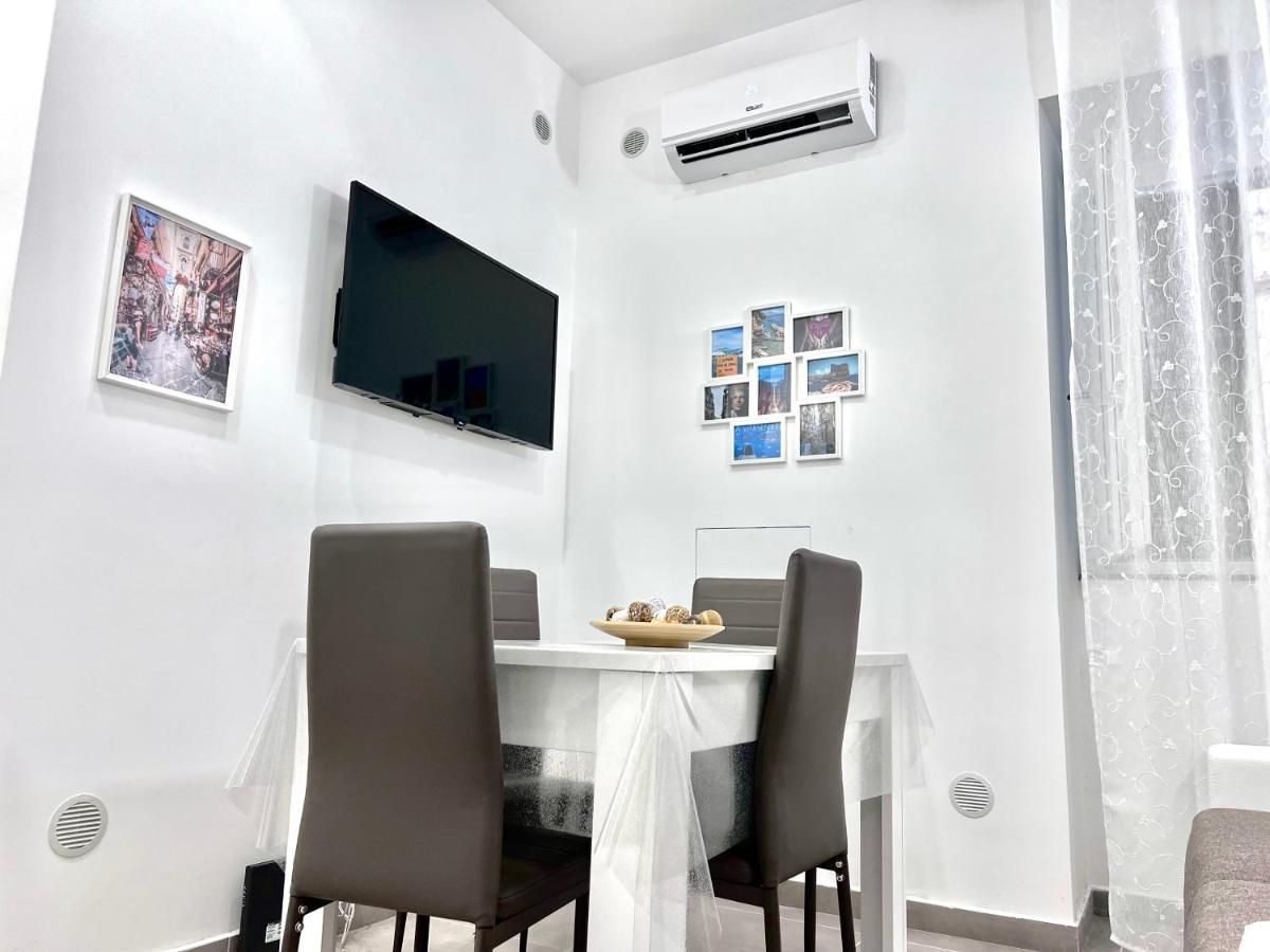 Casa Vacanza Da Zia Susetta Napels Buitenkant foto